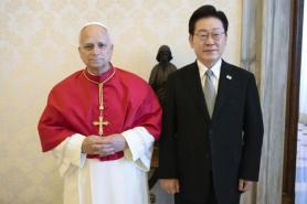 Lee heads to France for G7 summit after meeting Pope at Vatican