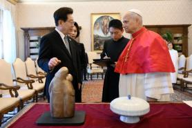 Lee invites Pope Leo XIV to Seoul in hopes for Vatican peace diplomacy
