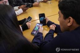 [종합] 日 기준금리, 31년 만에 1%로 인상했지만…엔화 약세 지속  