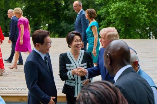 Lee pledges greater role in global development at G7 summit