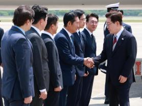 Jung Cheong-rae Attends Welcome Event for President Lee After European Trip