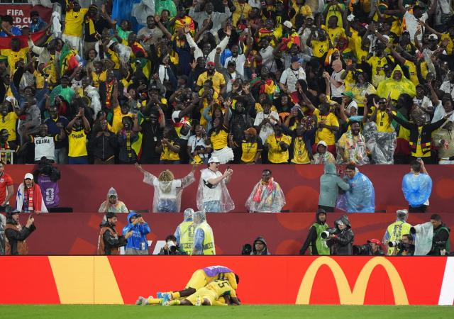 Ghanas Caleb Yirenkyi celebrates with teammates and fans after scoring a stoppage-time winner during a Group L match against Panama at Toronto Stadium in Toronto Canada on June 17 2026 ReutersYonhap