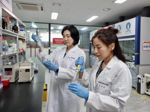 SK매직 정수기 물맛의 비결···SK인텔릭스, 먹는물 분석 8년 연속 적합