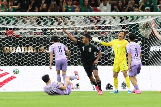 Mexicos Luis Romo scores the opening goal against South Korea during their second Group A match of the 2026 FIFA World Cup at Guadalajara Stadium in Zapopan Mexico on June 18 2026 Yonhap