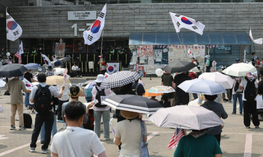 개표소 봉쇄 현장 뚫렸나…경찰, 핸드볼경기장 무단침입 수사