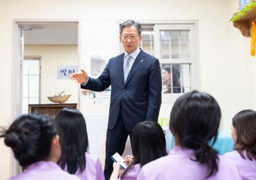 정성호 법무장관, 기자단과 청주여자교도소 현장 진단…과밀 해소·재활 강화 집중