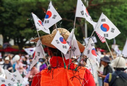 Demonstrators rally against election issues