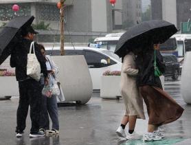 Heavy Rain with Thunderstorms Expected Nationwide Tomorrow