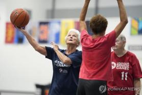 Liệu pháp "trẻ hóa tế bào" mở ra hy vọng đảo ngược lão hóa và điều trị Parkinson