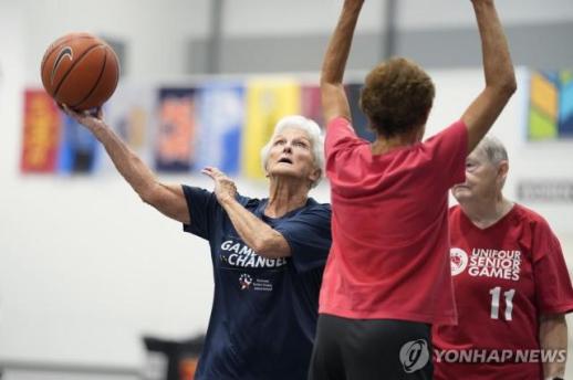 Liệu pháp trẻ hóa tế bào mở ra hy vọng đảo ngược lão hóa và điều trị Parkinson