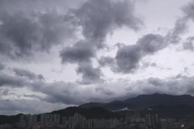 Weather Forecast: Cloudy Skies and High UV Index Expected on Summer Solstice