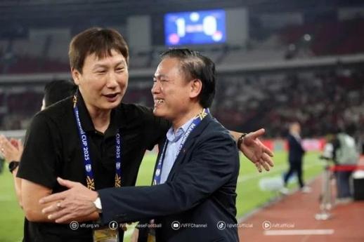 [ASIA BIZ] 베트남 축구 대표팀 대변화... 김상식 감독, 아시안게임 불참한다?