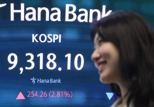 누가 진짜 대장주인가…삼성전자·SK하이닉스 시총 격차 단 99조원