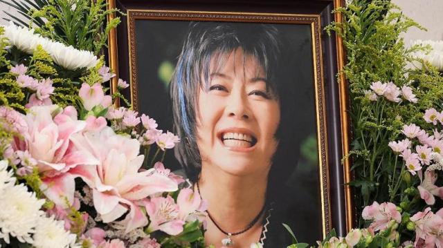 가수 故 옥희본명 김광숙의 빈소가 마련된 21일 서울 송파구 서울아산병원 장례식장에 영정이 놓여 있다 사진연합뉴스