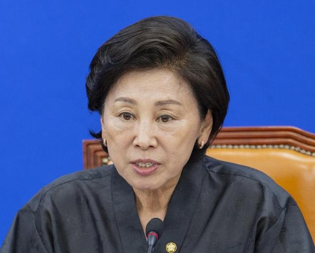 남인순 국회 부의장이 17일 국회에서 더불어민주당 주최로 열린 국민참정권 수호와 제도 개혁을 위한 토론회에 참석해 축사하고 있다 사진연합뉴스