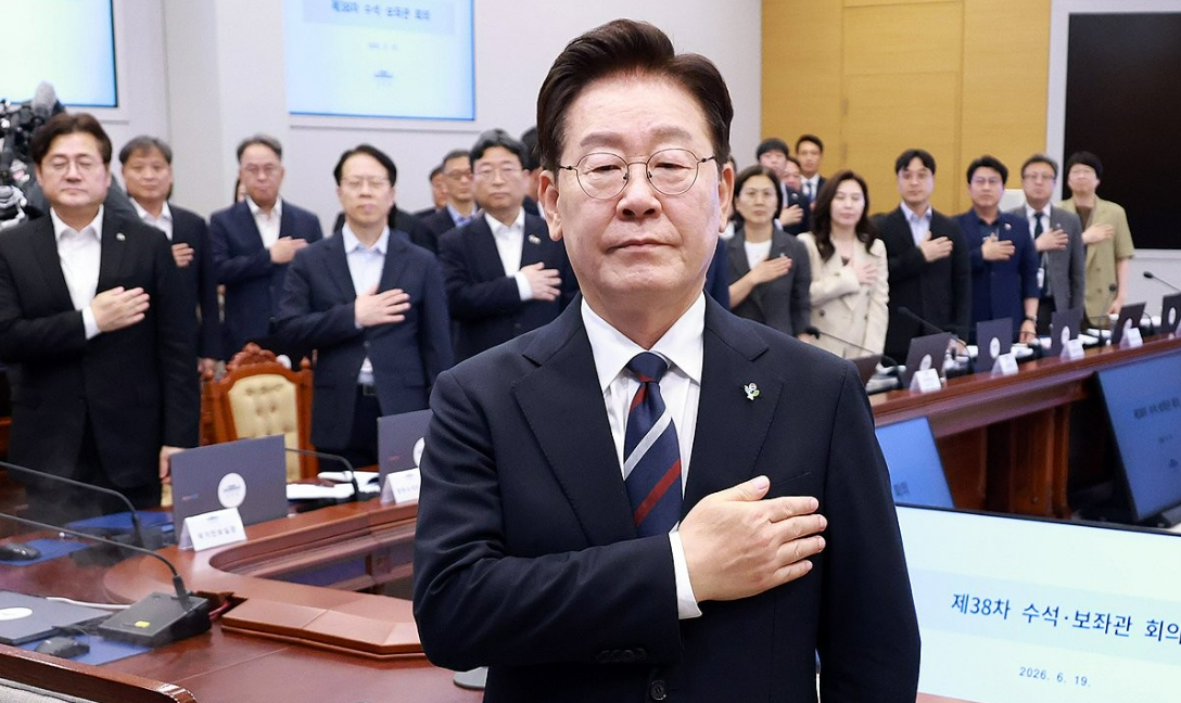 李, 취임 후 첫 데드크로스…5주 연속 지지율 하락