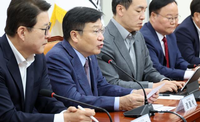 Jung Jeom-sik, floor leader of the People Power Party, speaks at the Supreme Council meeting held at the National Assembly on the 22nd.