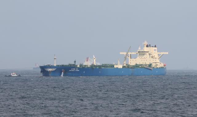 Two ships run by Korean carriers exit Hormuz under U.S.-Iran deal