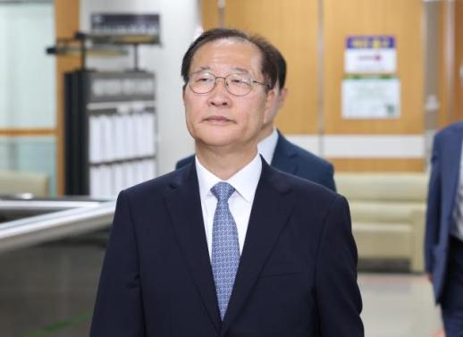 내란 가담 박성재 전 법무부장관 1심 징역 25년 선고...법정구속 