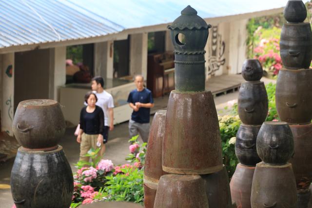 Visitors admire flowers at Yulbom Botanical Garden in Gwangju Gyeonggi Province on June 22 2026 AJP Han Jun-gu