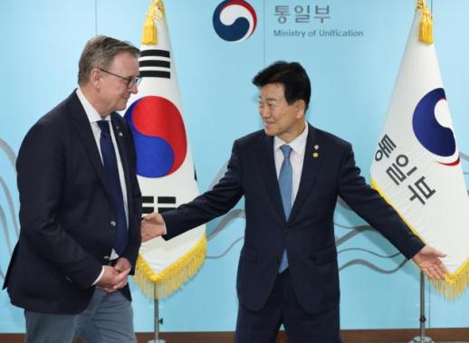 Đồng chí Jeong Dong-young: Chính sách hòa bình trên bán đảo Triều Tiên của chính phủ Lee tương đồng với chính sách Đông phương của Đức