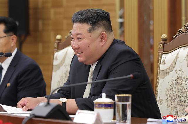 김정은 북한국무위원장과 시진핑 중국 국가주석 사이의 회담이 지난 8일 금수산 영빈관에서 진행됐다고 조선중앙통신이 지난 9일 보도했다 사진연합뉴스