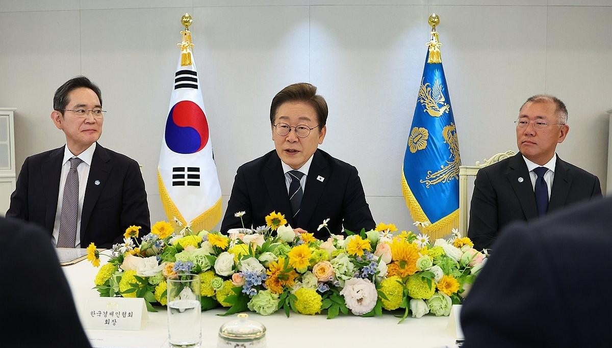 靑 반도체 초과세수 미래세대 위해…李대통령, 이재용 회장 회동
