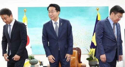 與, 이번주 원 구성 강행…지지율 하락 역풍 우려