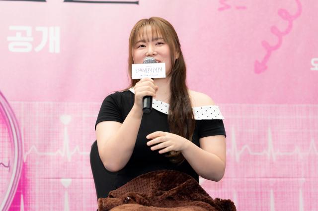 찰스엔터 사진넷플릭스