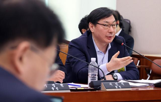 여야, 연어 술파티 의혹 여진 "사법부 판단 유감" vs "李 재판 재개"