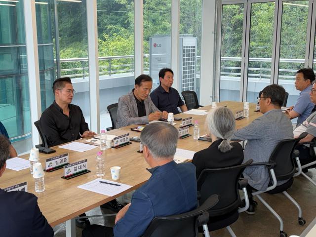 김홍열 청양군수 당선자·준비위원회 현장에 답이 있다 발로 뛰는 현장 행정사진군수인수위원회