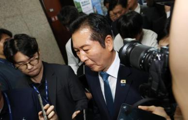 정청래, 당 대표직 전격 사퇴…연임 도전 공식화