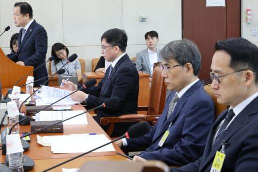 선관위 국조특위 강도 높은 조사 나섰다
