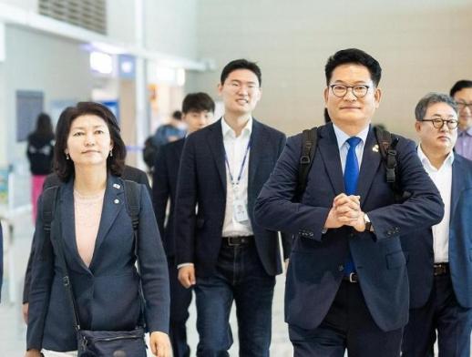 Park Ji-won: Song Young-gil đã thông báo ý định hợp nhất với Kim Min-seok trước Lee Jae-myung