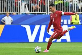 World Cup 26: Ronaldo returns as Colombia advance, England held by Ghana