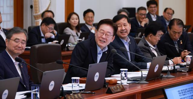 경제부처 연쇄 이동 촉각…유임 vs 교체 하마평 분분