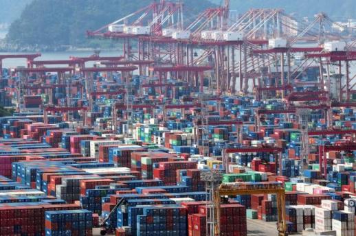 Ngành sản xuất phát triển, ngành phi sản xuất gặp khó khăn… Triển vọng tâm lý doanh nghiệp tháng tới u ám