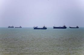 Global Oil Stocks Drop by 3.8 Million Barrels Amid Middle East Conflict, IEA Warns