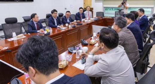 장동혁 기강 확립 발언에…대안과 미래 측근부터 다잡아야
