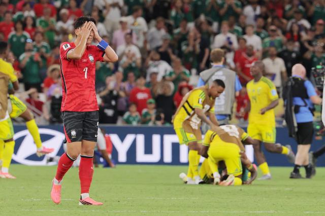 홍명보호, 남아공에 0-1 충격패…32강 자력 진출 실패
