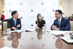 Thứ trưởng Kinh tế Hàn Quốc gặp gỡ Bộ trưởng Đầu tư Uzbekistan, thảo luận mở rộng hợp tác trong lĩnh vực AI và khoáng sản chiến lược