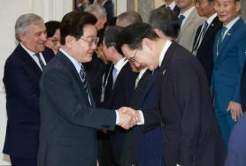 President Yoon Meets Samsungs Lee Jae-Yong to Discuss Semiconductor Investments