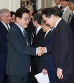 Samsung Elec expected to unveil over $600B 10-yr capex plan in Korea 