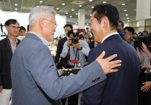 명·청대전 과열 속 李·文 회동…분열 봉합될까
