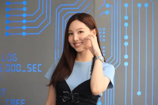  Nayeon at the CASIO Store Dosan & Cafe 00:00 first anniversary photo call