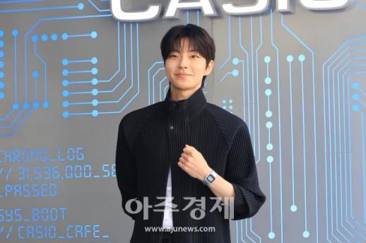 [포토] 황인엽, 카시오 포토콜 참석