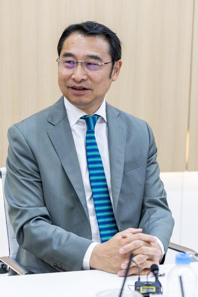 류쉐량 BYD 그룹 부총재 겸 BYD 아시아태평양 자동차영업사업부 총경리가 인터뷰를 하고 있다사진한국자동차기자협회