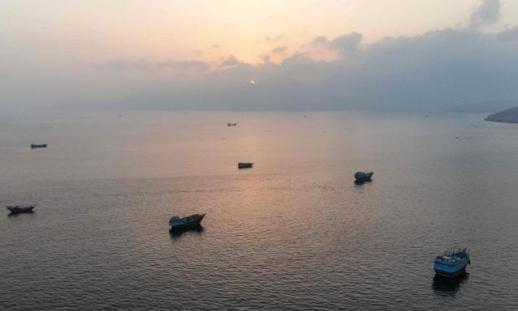 Fresh hostilities in Strait of Hormuz raise doubts over shaky Iran deal