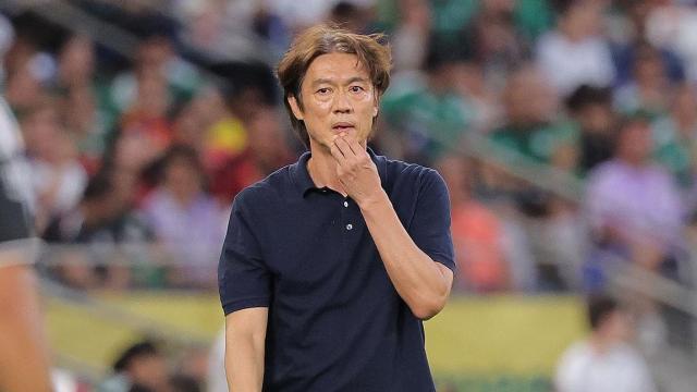 멕시코 몬테레이 스타디움에서 열린 2026 북중미 월드컵 A조 3차전 남아프리카공화국과의 경기에서 홍명보 감독이 경기를 지켜보고 있다 사진연합뉴스