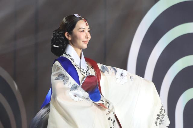 Wearing Korea: 372 stories stitched together by hanbok